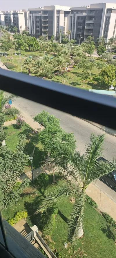 شقة فندقية للإيجار بمدينتى