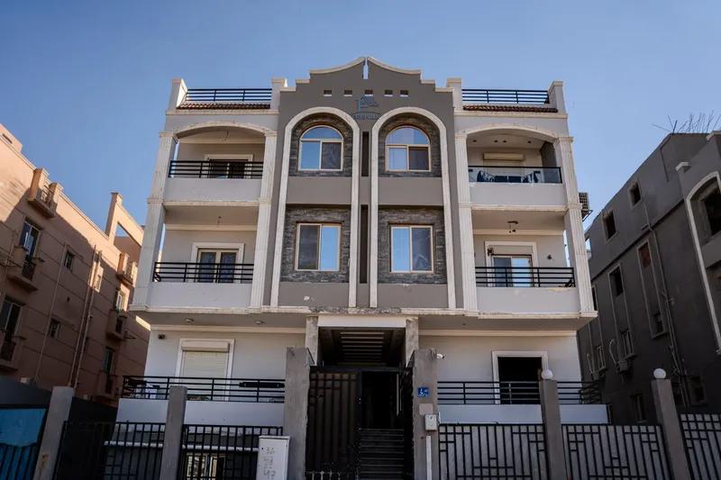 شقه للبيع من مالك 175 متر بجوار هايبر وان الشيخ زايد