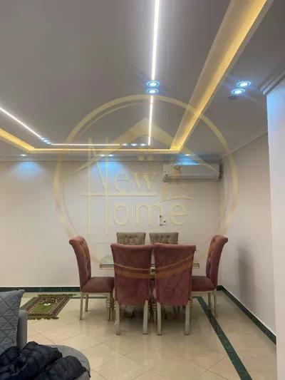 شقه 120م للايجار بكامب شيزار