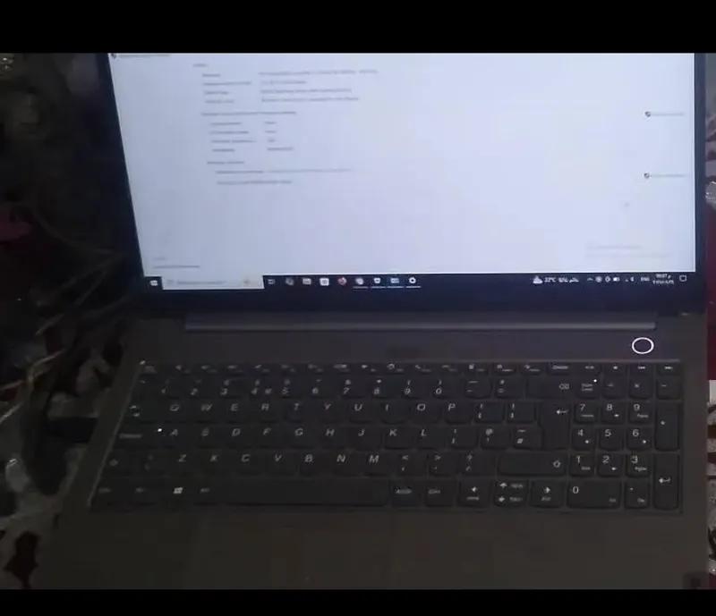 لاب توب Lenovo i7