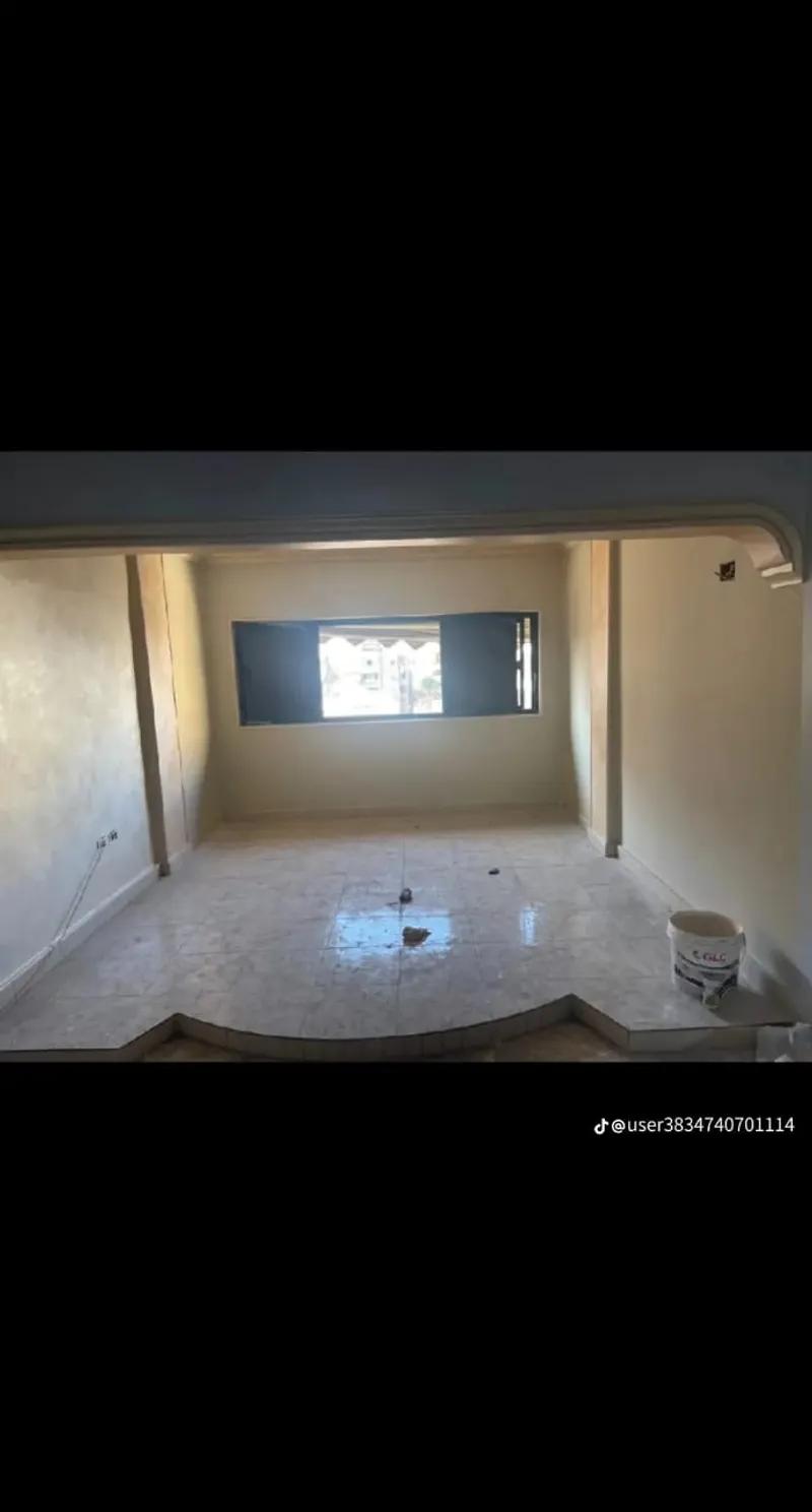 شقه للبيع في اللنش توضيب سوبر لوكس دور 4 مسحه 75م