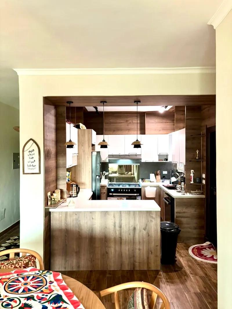 شقة بالعبور الحي السابع موقع متميز