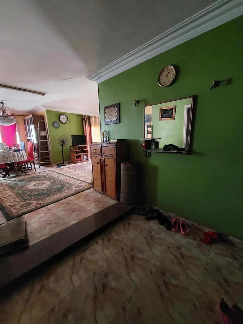 شقه ٢٢٠ م للبيع تصلح سكني او تجارى بالهرم