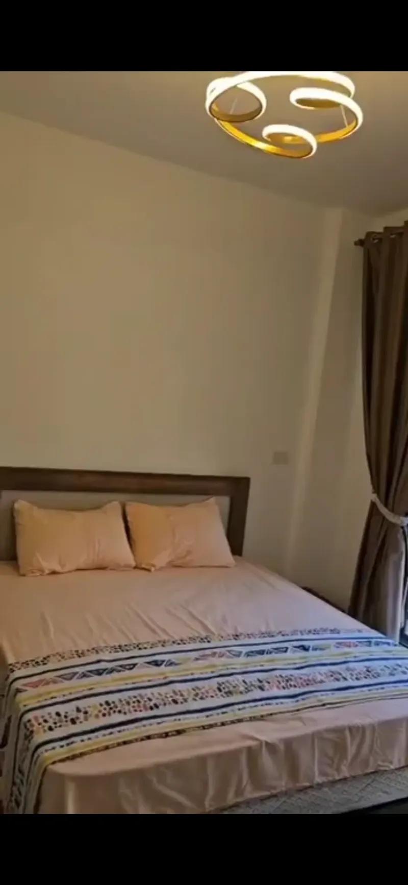 للايجار _ شقه فندقيه! b15 🟢 مساحه100م مفروشه مكيفه بالكامل