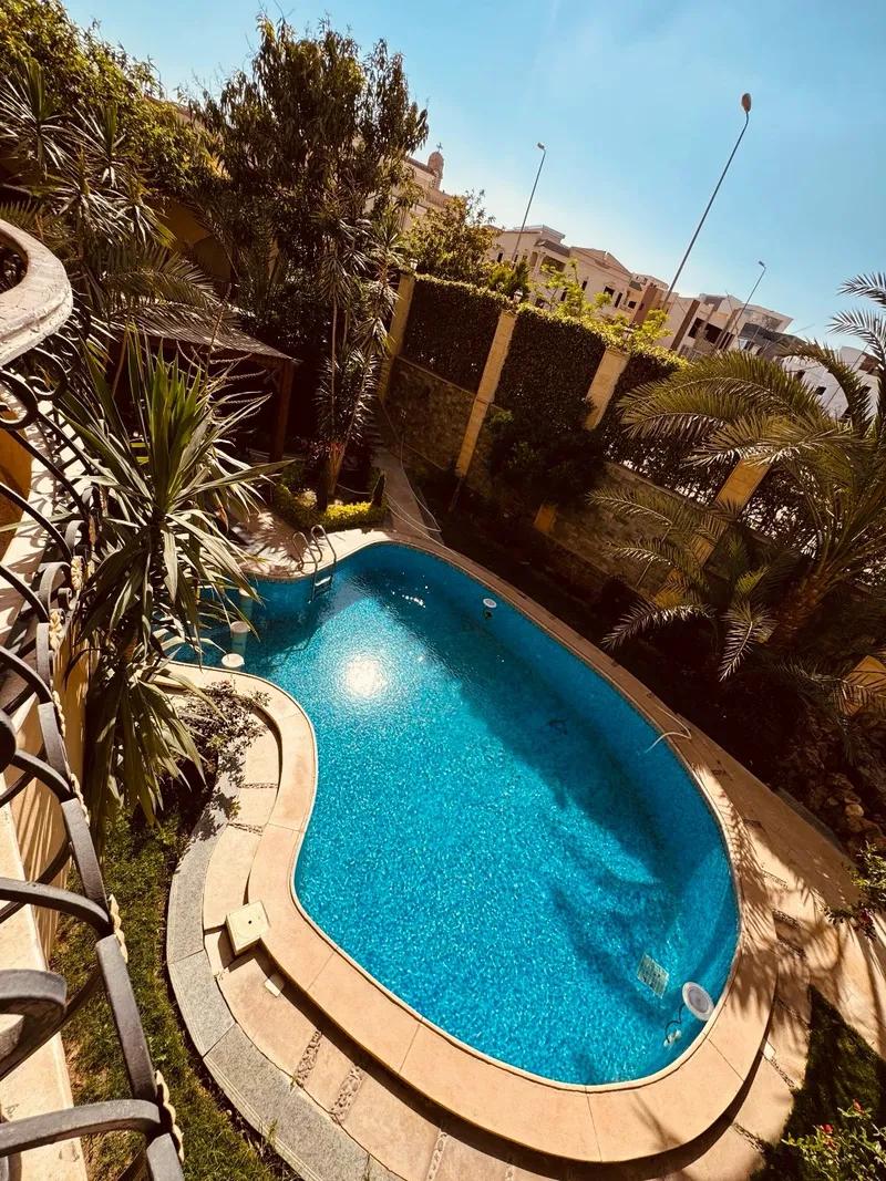 فيلا مستقله للايجار اليومي خمس غرف ماستر بالشيخ زايد