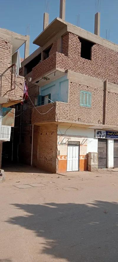 عمارة سكنية للبيع في البياضية