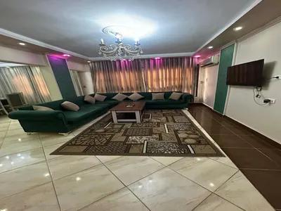 شقة مفروشة بالكامل للايجار في شيراتون المطار | مكيفة في موقع مميز