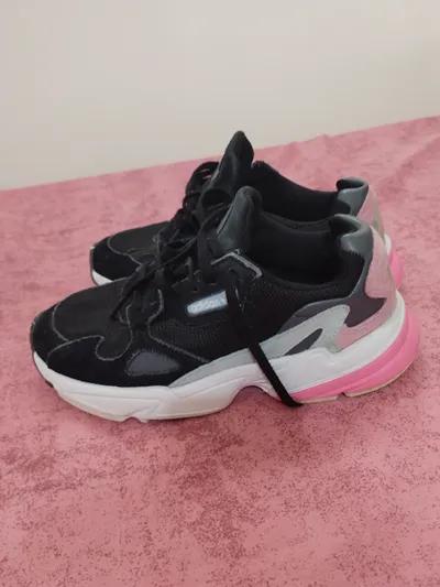 adidas 38 نظيف في 6 أكتوبر, الجيزة - 1,000 EGP