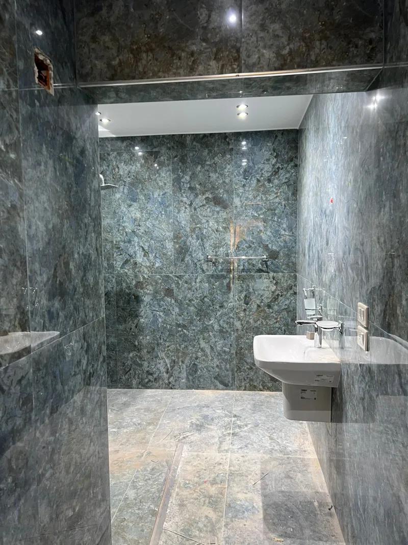 شقه ٢٥٠ متر للبيع شارع حافظ رمضان مدينه نصر