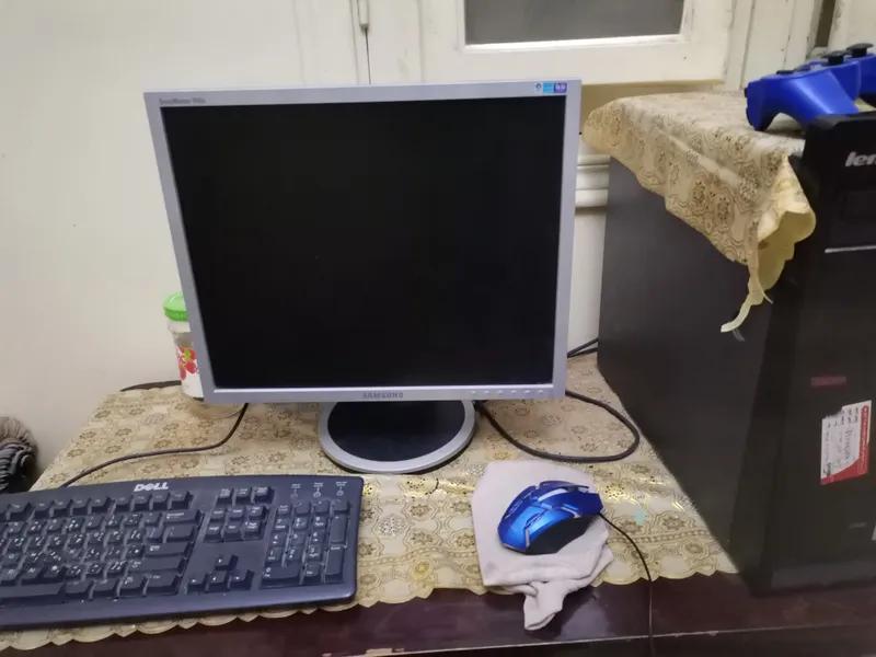 كمبيوتر للبيع