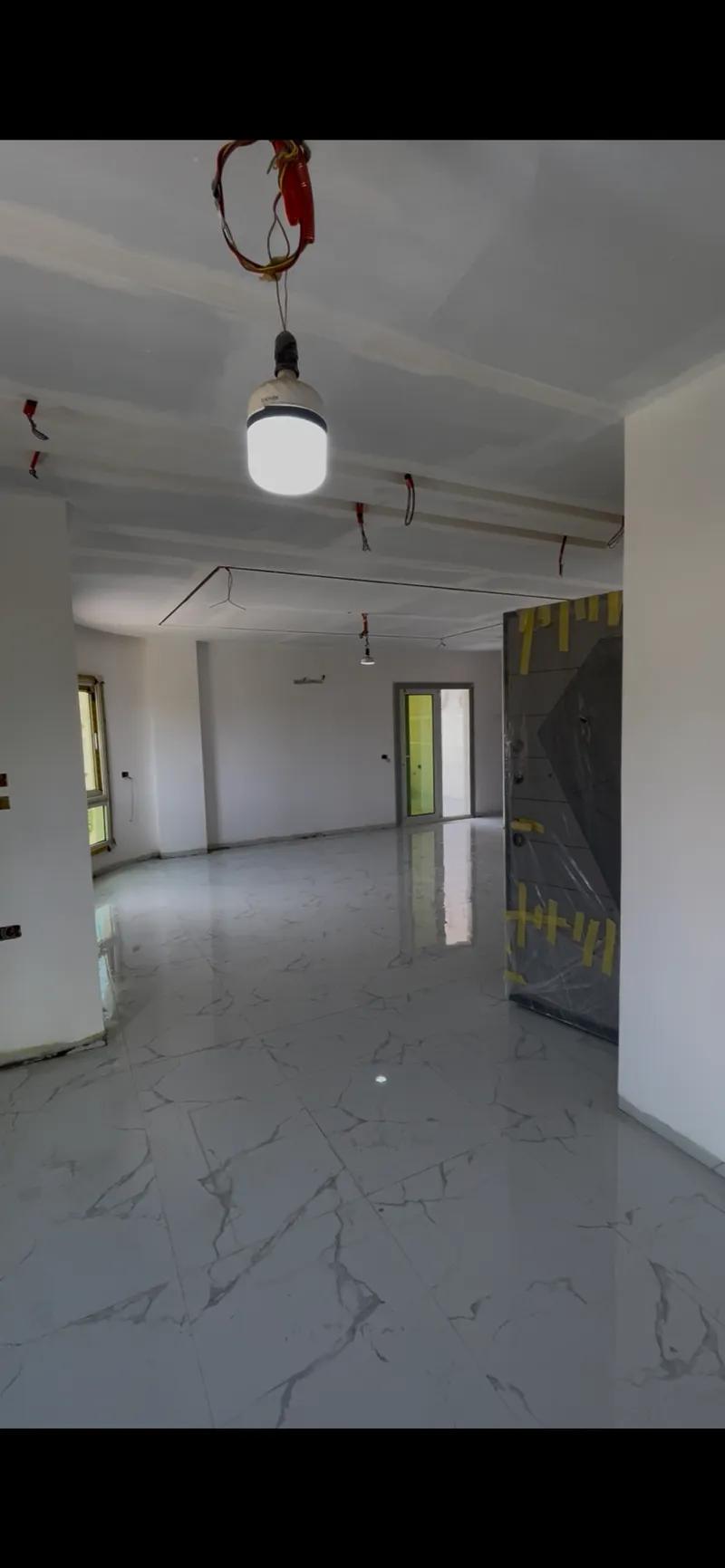 شقه للبيع خلف مول العرب