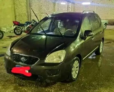 كيا كارينز 2011