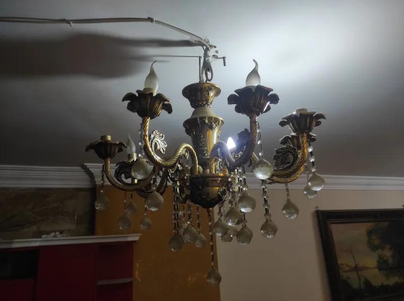 طقم نجف وسبوتات فاخر للبيع بحالة ممتازة