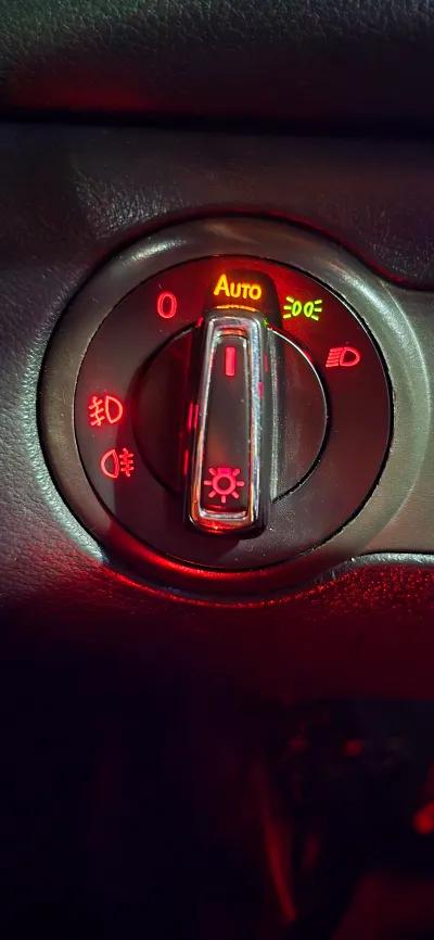 للبيع مفتاح نور سكودا و فولكس متعدد الوظائف