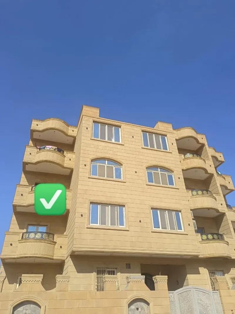 للبيع شقه دور تالت في مدينه العاشر من رمضان