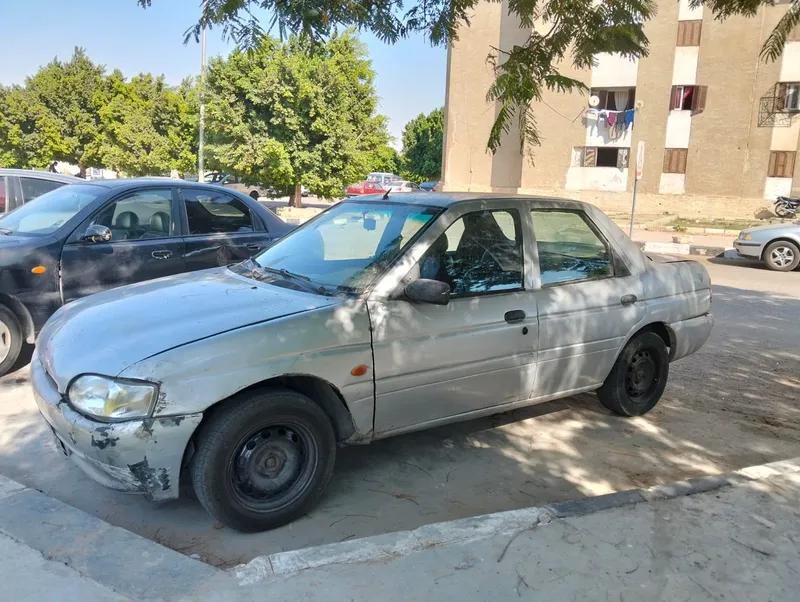 فورد اسكورت