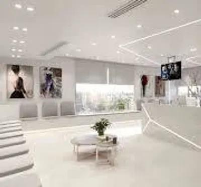 للبيع عياده استلام9شهور في القاهره الجديده قسط علي 4 سنين