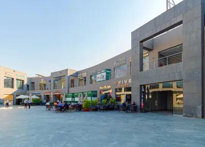 محل ملابس للبيع في التجمع الخامس استلام فوري متأجر في القاهرة الجديدة, القاهرة - 6,000,000 EGP