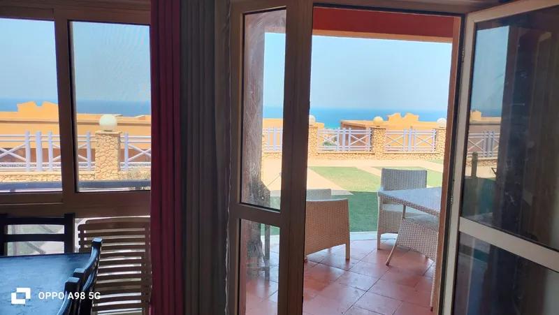 شاليه للبيع بورتو السخنة منطقة وترفرونت ارضي مصطبة 3 مفروش