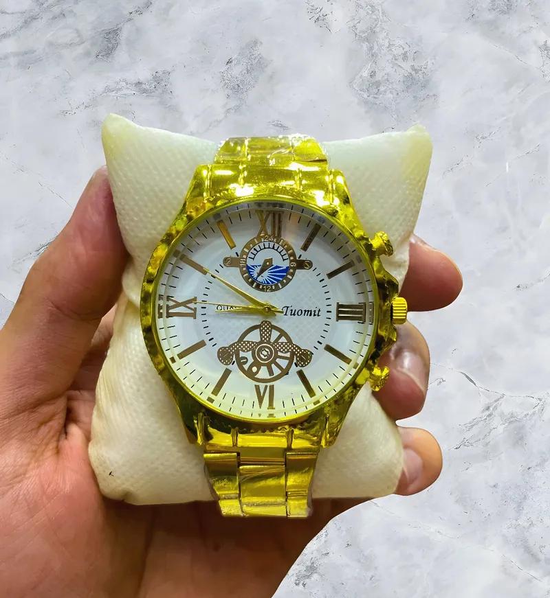 للرجال فقط – ساعة فخمة بلون ذهبي وفضي يجذب الأنظار