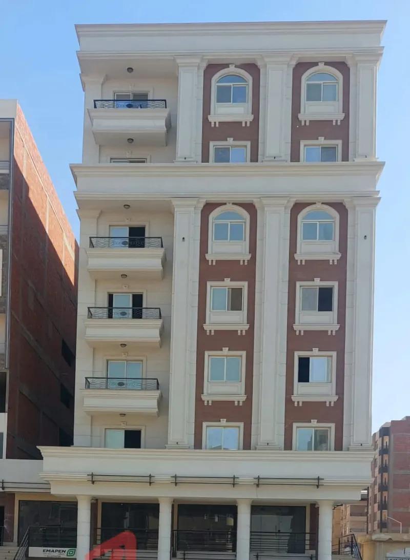 محل تجاري ارضي للبيع