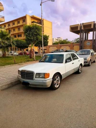 مرسيدس بنز أخرى 1986