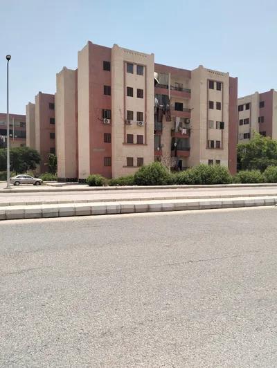 شقة للبيع في العاشر من رمضان