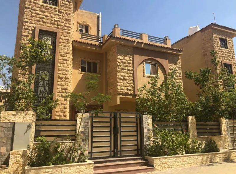 فيلا للبيع اكتوبر الشيخ زايد الجديده الحزام الأخضر كمبوند جرين بلازا