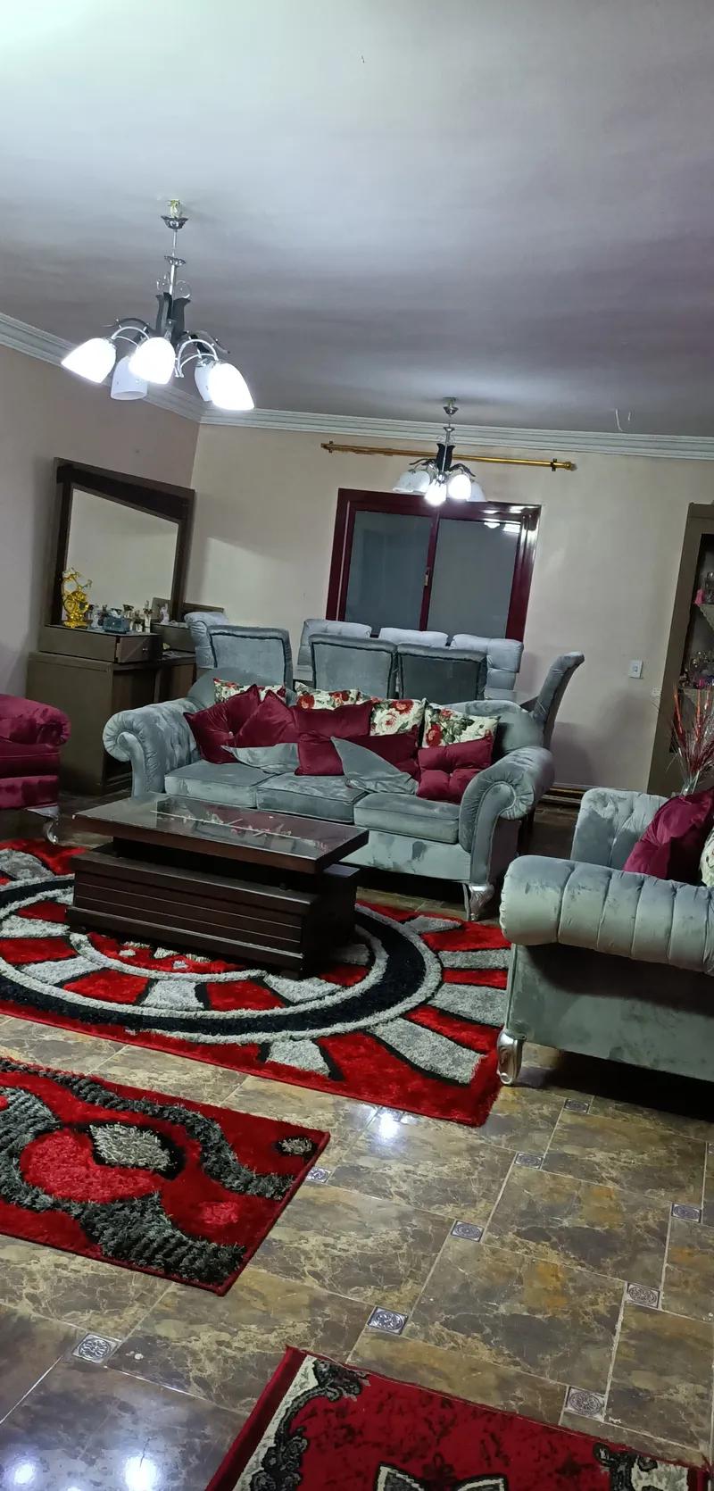 شقة للبيع من المالك مباشرة ١٢٥ متر ترسا الهرم