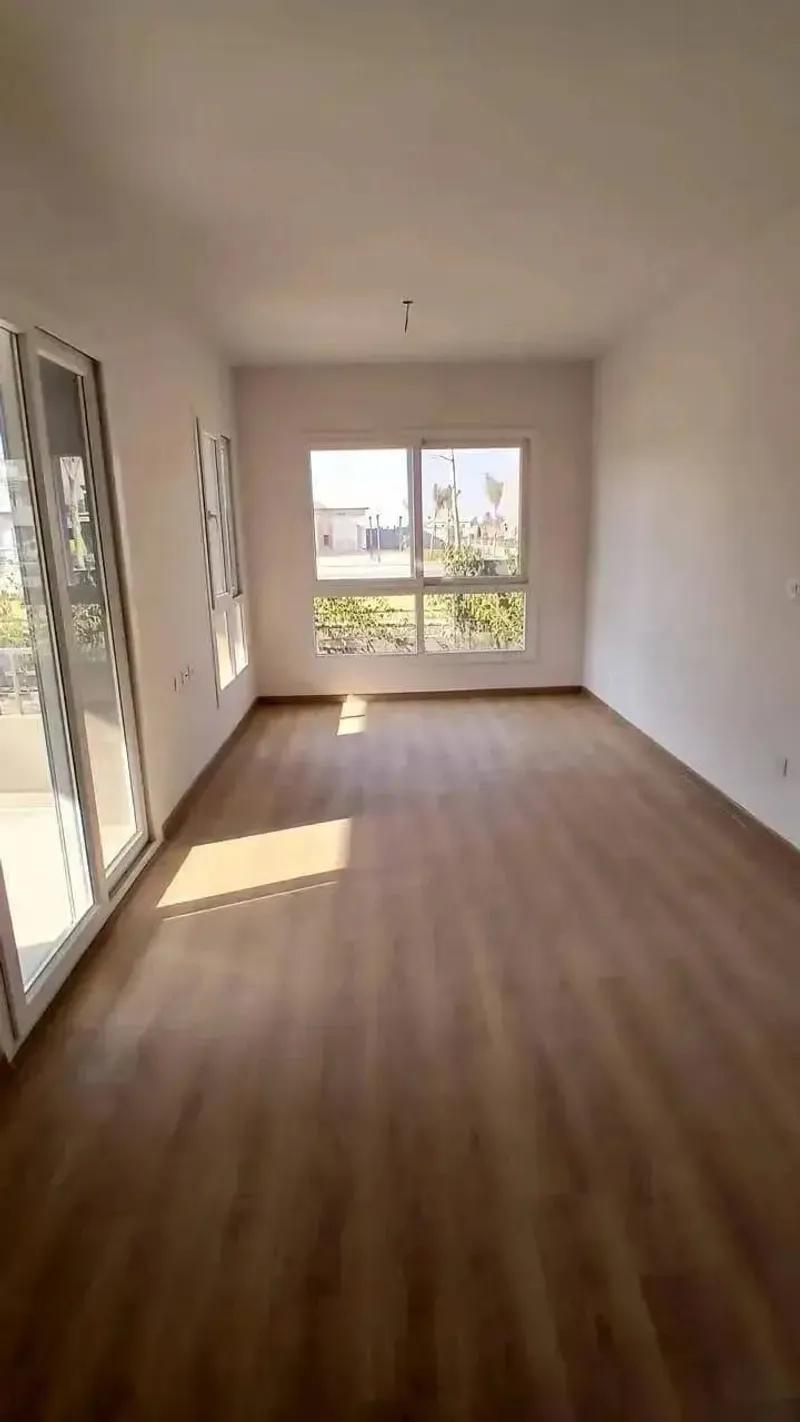 شقه استلام فورى متشطبه بالكامل+جاردن خلف مول العرب بالقسط