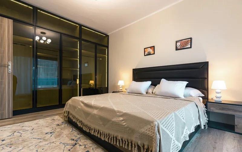 شقه للبيع في كمبوند مورايا