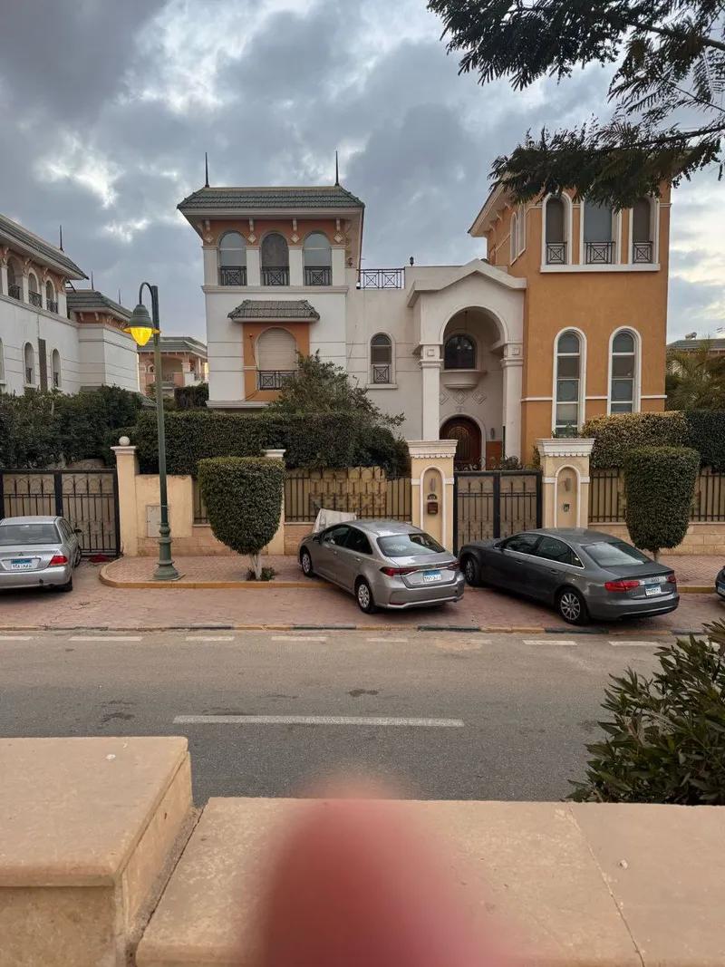 فيلا بالتجمع الخامس للبيع