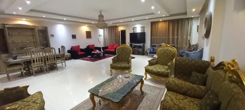 شقه لقطه للبيع على شارع مكرم عبيد الرئيسي ٢٥٠ متر