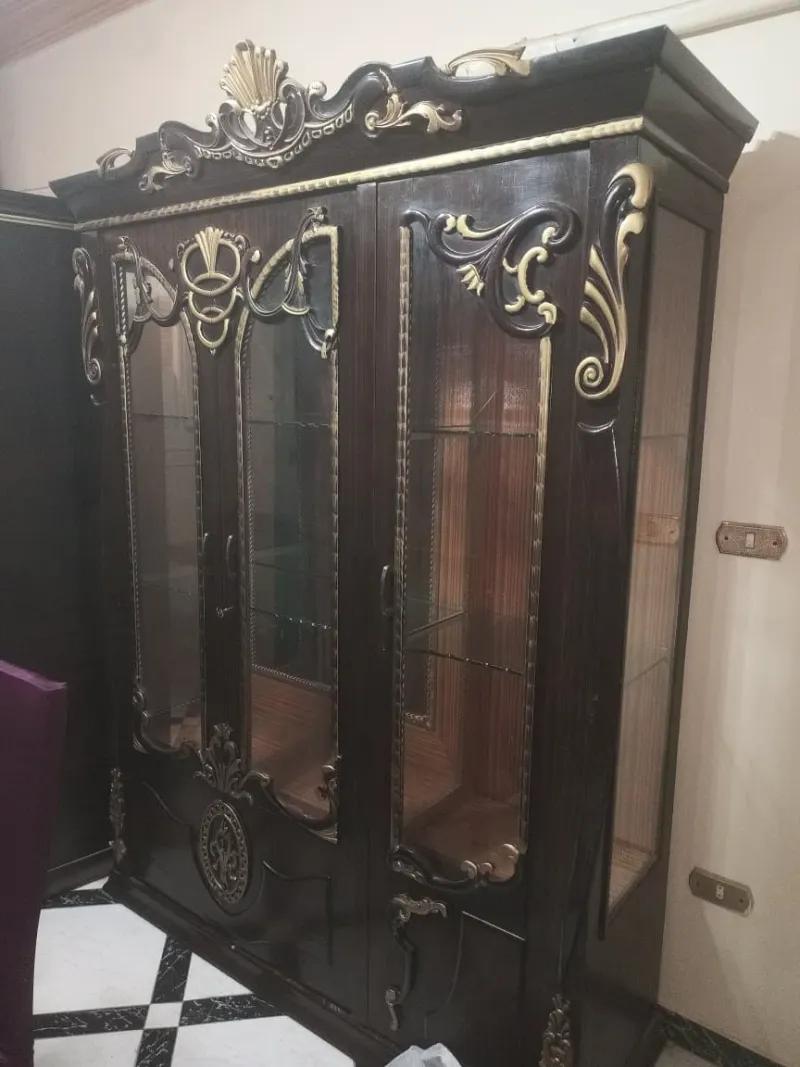 2 نيش وسفره ٦ كرسي حالتهم ممتازه جدا جدا