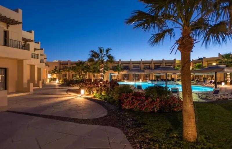 Modern Comfort in a Legendary Location – 2 BDR in Edge View