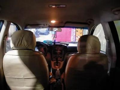 كيا كارينز 2010