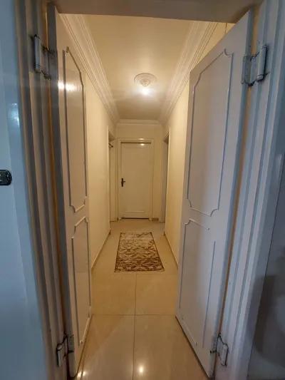 شقة دور تالت تنفع أسرة أو طلاب