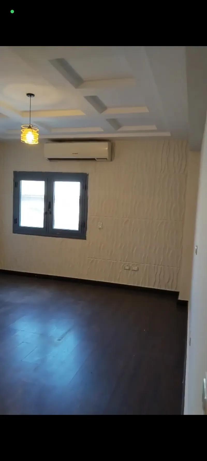 شقه للايجار بالمطبخ والتكيفات