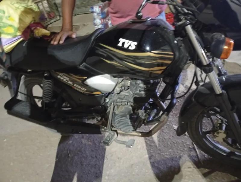 موتسيكل مستعمل بس بحاله ممتازه جدا