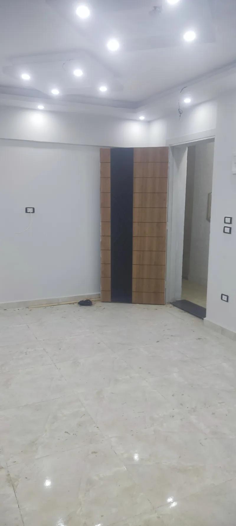 شقه للبيع مرخصة سيدي بشر بحري شارع جمال عبد الناصر مباشرة