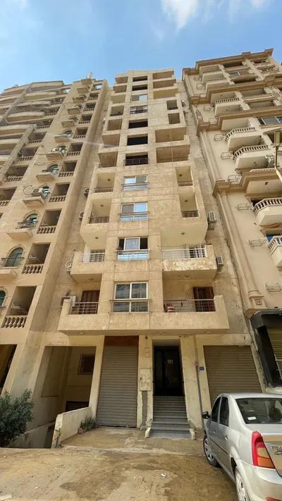 شقة للبيع في شارع الخمسين